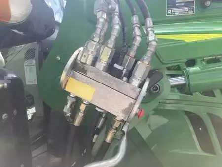 Other 2016 John Deere 6130M (12)