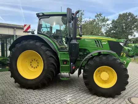 Annet 2022 John Deere TRAKTOR 6215R (4)
