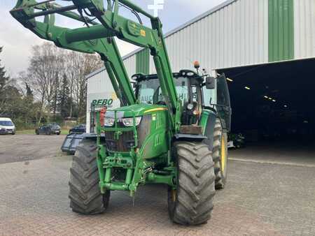 John Deere 6215R