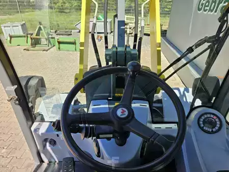 Ładowarki kołowe 2012 Kramer 750 (10)