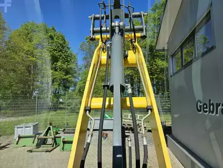 Ładowarki kołowe 2012 Kramer 750 (12)
