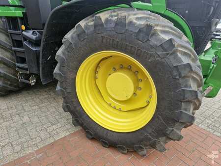 John Deere TRAKTOR 7R350