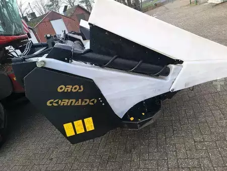 Ostatní 2018 Oros cornado / macdon c (13)