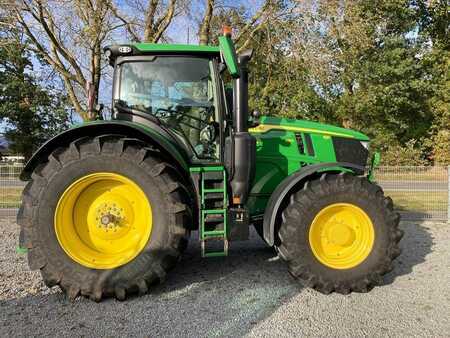 John Deere 6R250