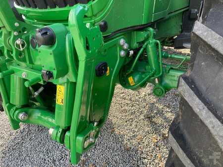 John Deere 6R250