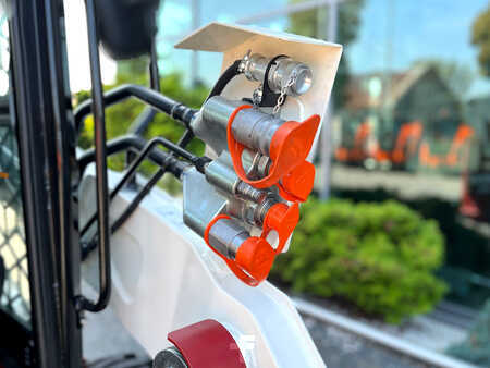 Kompaktikuormaajat 2025 Lonking CDM312V 312V (10)