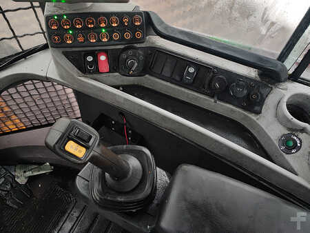 Kolové nakladače 2013 Caterpillar 930K (17)