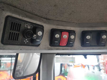 Kolové nakladače 2013 Caterpillar 930K (18)