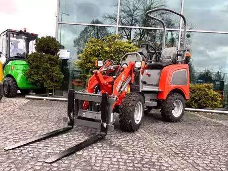 Mobilní bagry 2025 Everun EREL05 (1)