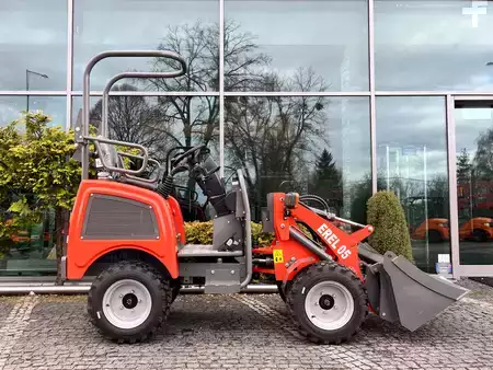 Mobilní bagry 2025 Everun EREL05 (3)