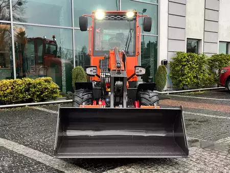 Chargeuse sur pneus 2026 Günstig 911T (7)