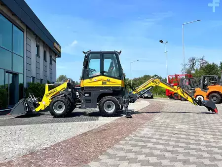 Retroescavadora compacto 2026 Günstig B910 (10)