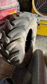 Radlader 2000 SCHAEFF SKL823 (8)