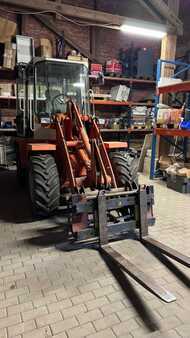 Pyöräkuormaajat 2000 [div] Schaeff SKL328 (9)