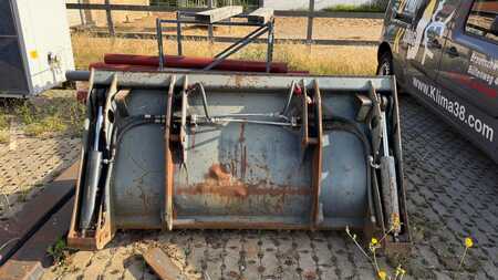 Pyöräkuormaajat 2000 [div] Schaeff SKL328 (11)