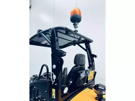 Chargeuse sur pneus 2020 Giant G2500 X-TRA HD (13)