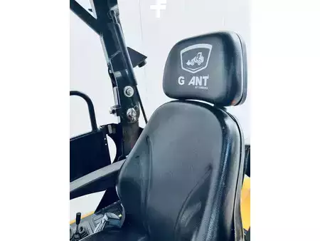 Chargeuse sur pneus 2020 Giant G2500 X-TRA HD (16)