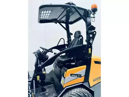 Chargeuse sur pneus 2020 Giant G2500 X-TRA HD (17)