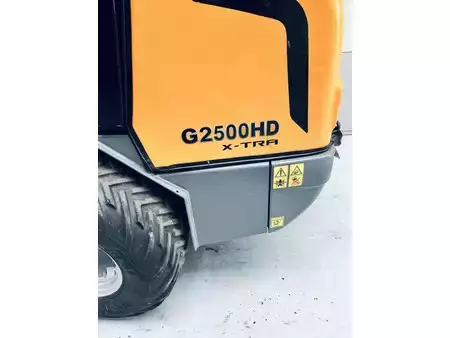 Chargeuse sur pneus 2020 Giant G2500 X-TRA HD (2)