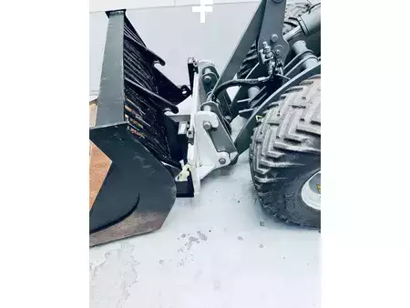 Chargeuse sur pneus 2020 Giant G2500 X-TRA HD (9)