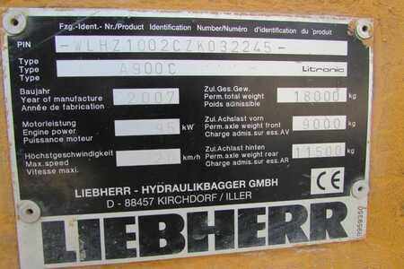 Liebherr A 900 C 