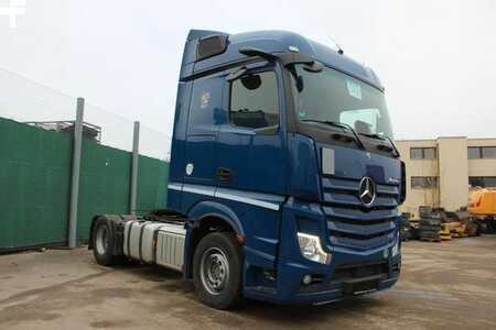 Camion
 2020 Mercedes-Benz 1853 (4)