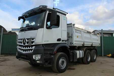 Camion
 0 Mercedes-Benz 2748 (1)