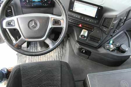 Camion
 0 Mercedes-Benz 2748 (11)