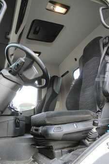 Camion
 0 Mercedes-Benz 2748 (8)