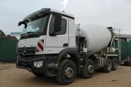Camion malaxeur  0 Mercedes-Benz 3240 (1)
