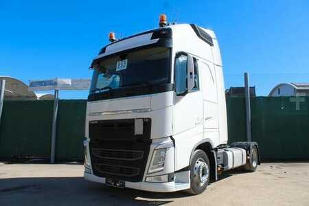 Lastkraftwagen 0 Volvo FH 460 (1)