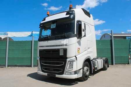 Truck 2017 Volvo FH 460 4x2 BL - GlobeXL - 2 x Tank - Nr.: 124 (1)
