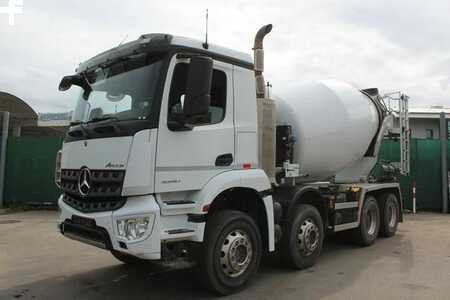 Fahrmischer 0 Mercedes-Benz 3240 (1)
