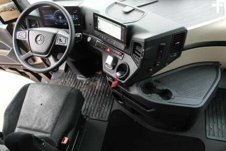 Truck 0 Mercedes-Benz 1853 (14)