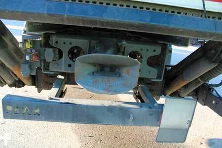 Náklaďák 0 Mercedes-Benz 1832 (6)