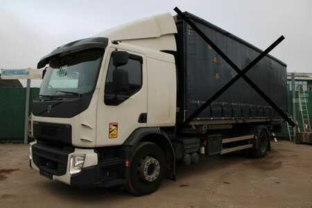 Caminhão 0 Volvo FE 320 (1)