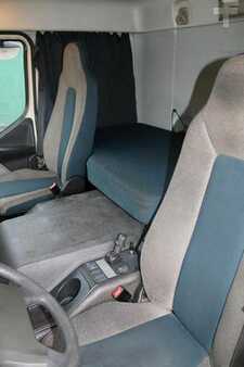 Caminhão 0 Volvo FE 320 (9)