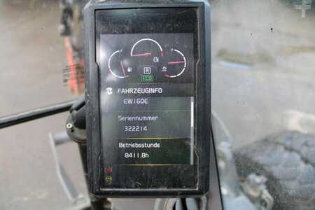 Mobilní bagry 2018 Volvo EW160E (10)