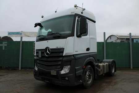 Vrachtwagen 0 Mercedes-Benz 1851 (1)