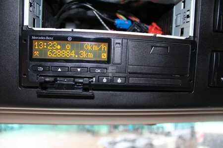 Vrachtwagen 0 Mercedes-Benz 1851 (13)