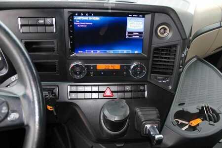 Vrachtwagen 0 Mercedes-Benz 1851 (14)