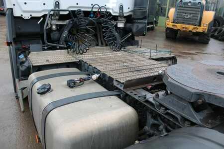 Vrachtwagen 0 Mercedes-Benz 1851 (7)