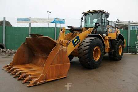 Chargeuse sur pneus 2018 Caterpillar 972MXE (1)