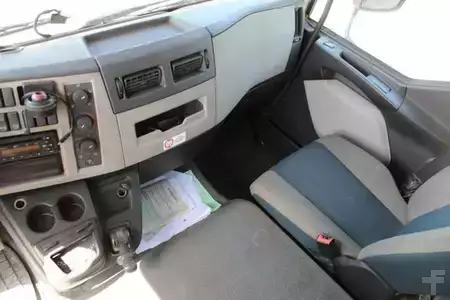 Caminhão 0 Volvo FL 210 (10)