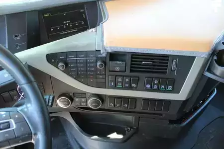 Náklaďák 0 Volvo FH 500 6x2 LL Plattform mit Radmulden Nr.: 414 (14)
