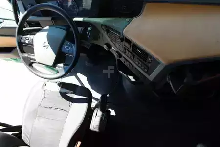 Náklaďák 0 Volvo FH 500 6x2 LL Plattform mit Radmulden Nr.: 414 (15)