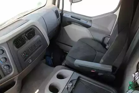 Caminhão 0 DAF LF 320FA 4x2 BL - Koffer 9,30 - LBW Nr.: 882 (13)