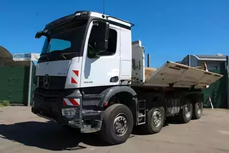 Truck 0 Mercedes-Benz 3245 8x4 BB BORDMATIK UNFALL Nr.: 631 (1)