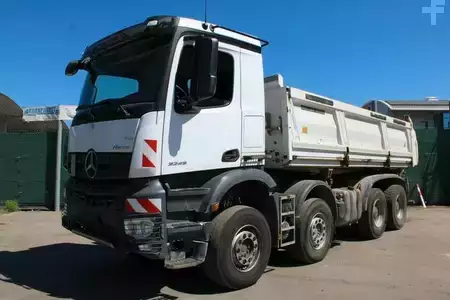 Truck 0 Mercedes-Benz 3245 8x4 BB BORDMATIK UNFALL Nr.: 631 (4)