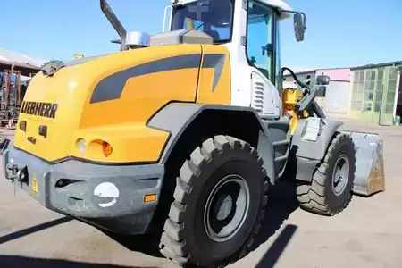 Ładowarki kołowe 2015 Liebherr L542 - MOTOR NEU - Nr.: 897 (5)